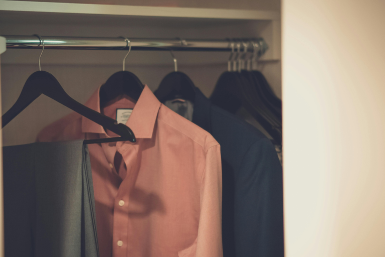 CAMICIA O MAGLIETTA: Stile e Comfort per Ogni Occasione
